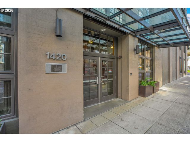 1420 Nw LOVEJOY St 204, Portland, OR 97209