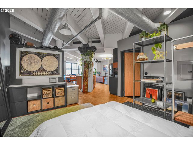 1420 Nw LOVEJOY St 204, Portland, OR 97209