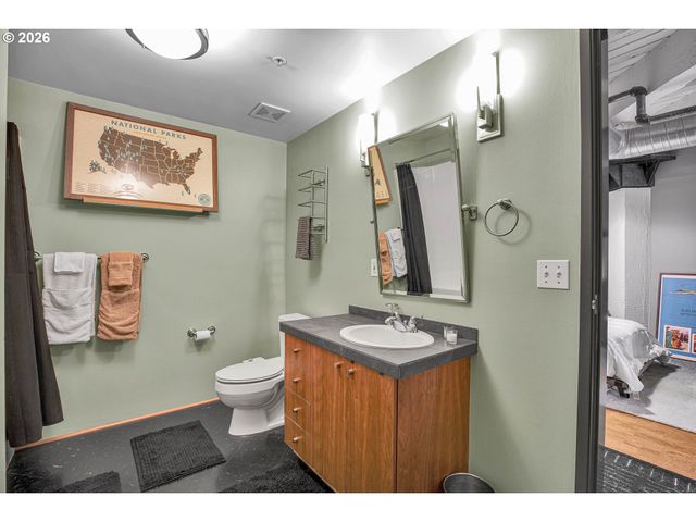 1420 Nw LOVEJOY St 204, Portland, OR 97209