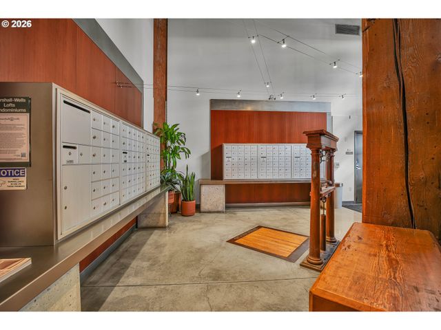 1420 Nw LOVEJOY St 204, Portland, OR 97209