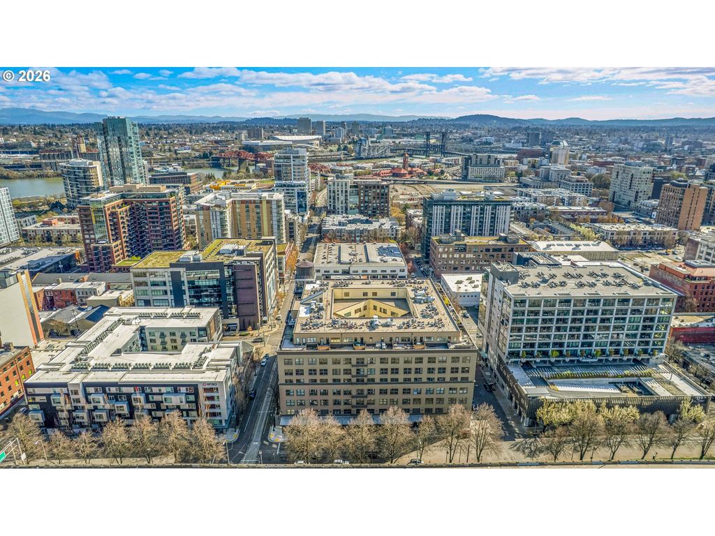 1420 Nw LOVEJOY St 204, Portland, OR 97209