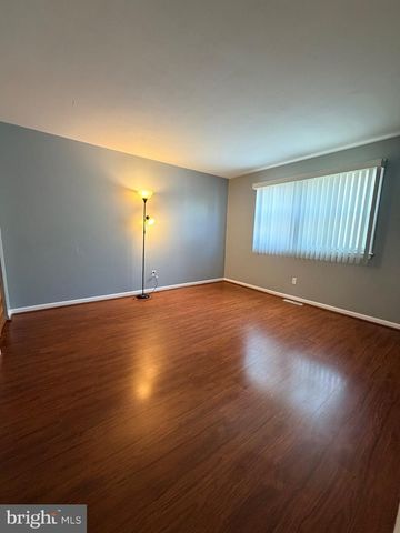 1521 BONWOOD RD, Wilmington, DE 19805
