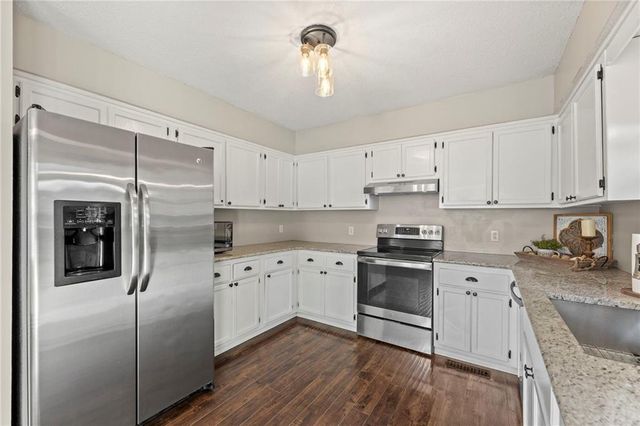 505 S Pearl Street, Paola, KS 66071