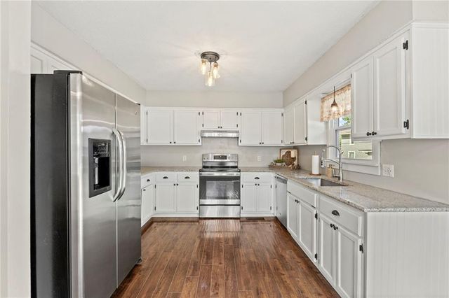 505 S Pearl Street, Paola, KS 66071