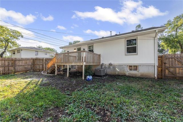 505 S Pearl Street, Paola, KS 66071