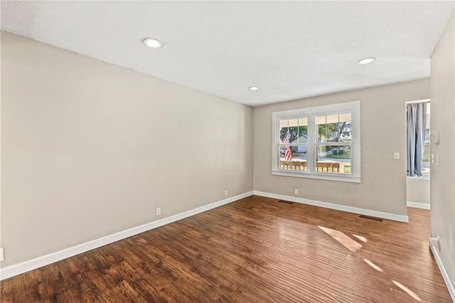 505 S Pearl Street, Paola, KS 66071