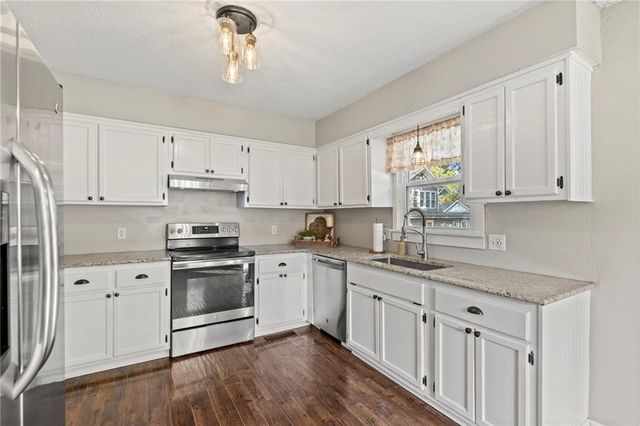 505 S Pearl Street, Paola, KS 66071