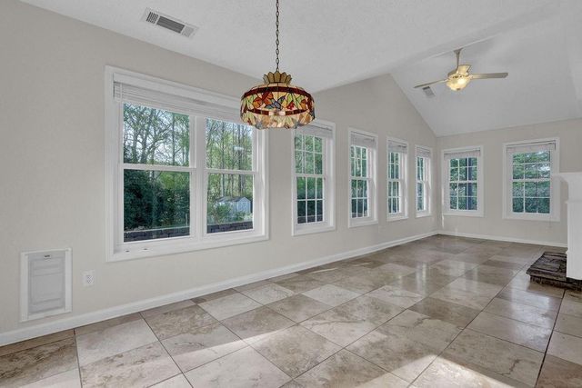 6211 Wilmington Way, Flowery Branch, GA 30542