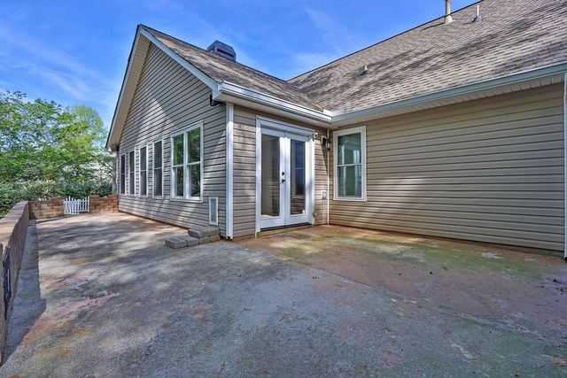 6211 Wilmington Way, Flowery Branch, GA 30542