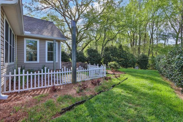 6211 Wilmington Way, Flowery Branch, GA 30542