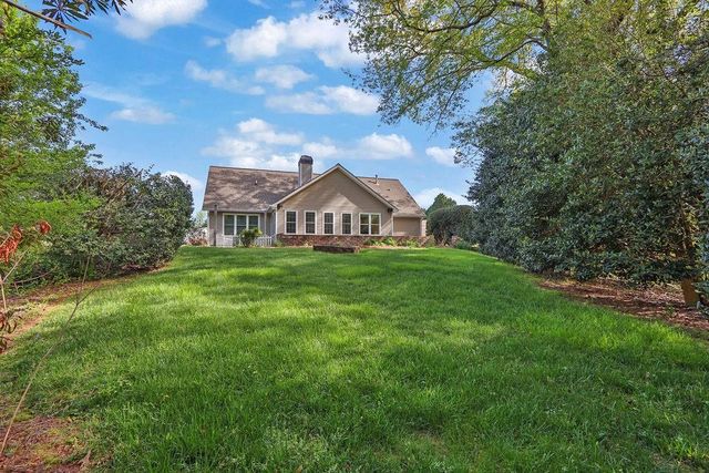 6211 Wilmington Way, Flowery Branch, GA 30542