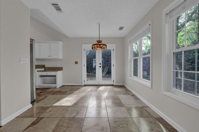 6211 Wilmington Way, Flowery Branch, GA 30542