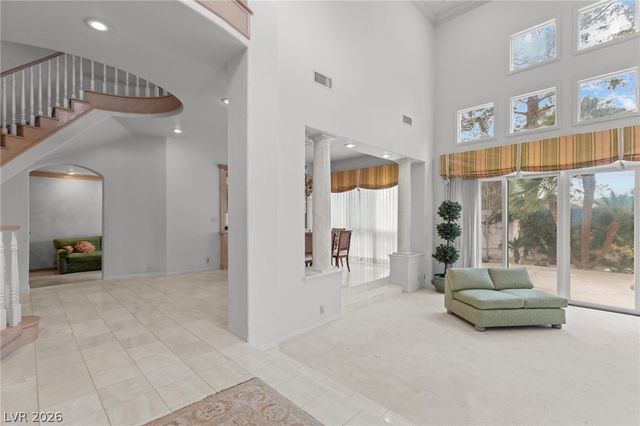 8229 Crow Valley Lane, Las Vegas, NV 89113