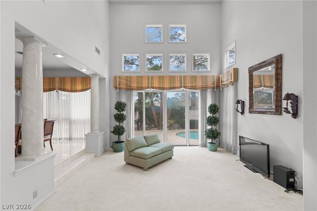 8229 Crow Valley Lane, Las Vegas, NV 89113