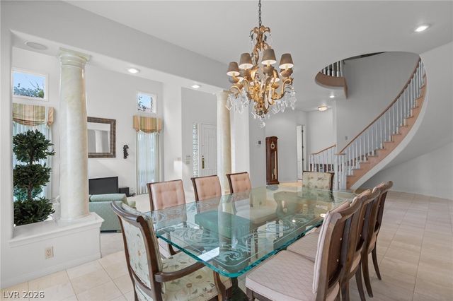 8229 Crow Valley Lane, Las Vegas, NV 89113