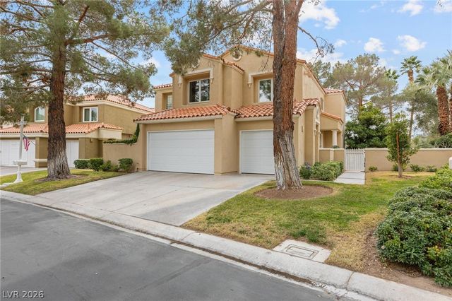 8229 Crow Valley Lane, Las Vegas, NV 89113