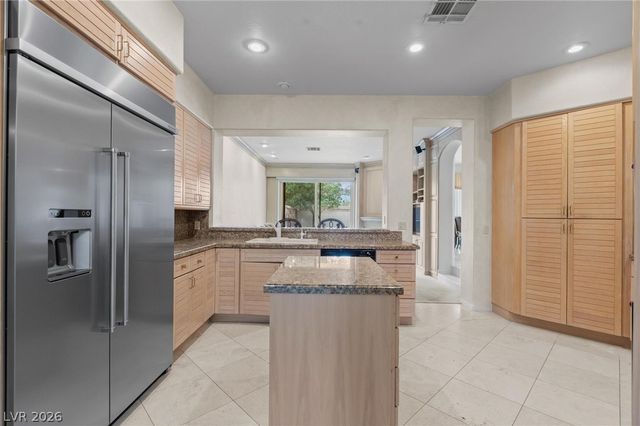 8229 Crow Valley Lane, Las Vegas, NV 89113