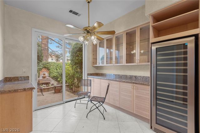 8229 Crow Valley Lane, Las Vegas, NV 89113