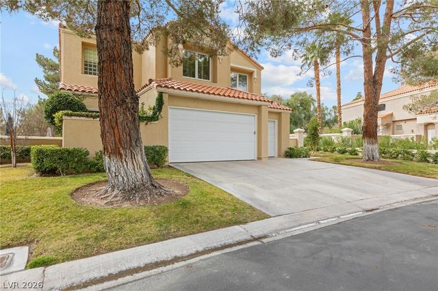 8229 Crow Valley Lane, Las Vegas, NV 89113