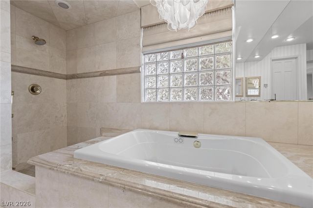 8229 Crow Valley Lane, Las Vegas, NV 89113