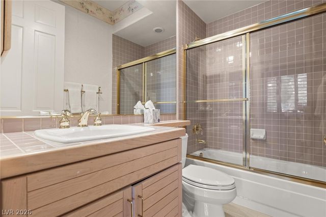 8229 Crow Valley Lane, Las Vegas, NV 89113