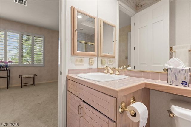 8229 Crow Valley Lane, Las Vegas, NV 89113