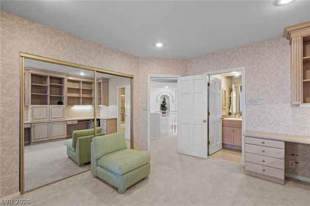 8229 Crow Valley Lane, Las Vegas, NV 89113