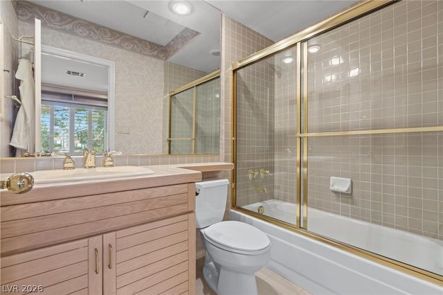 8229 Crow Valley Lane, Las Vegas, NV 89113