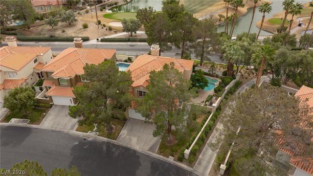 8229 Crow Valley Lane, Las Vegas, NV 89113