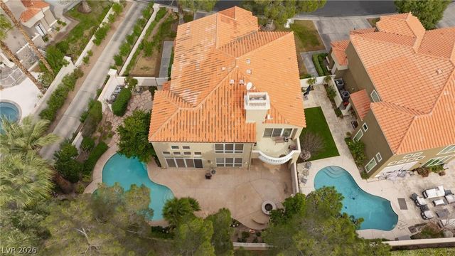 8229 Crow Valley Lane, Las Vegas, NV 89113