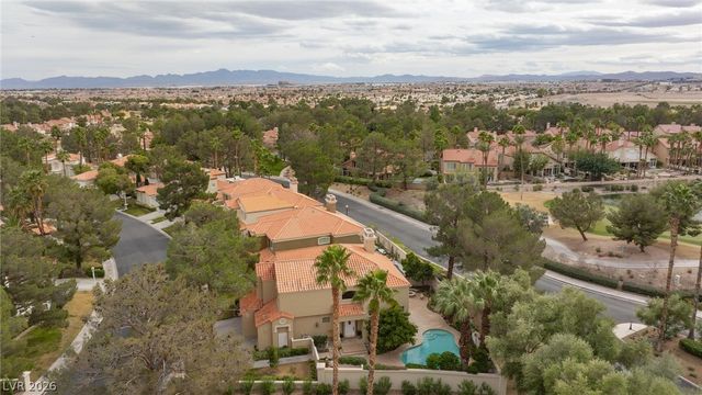 8229 Crow Valley Lane, Las Vegas, NV 89113