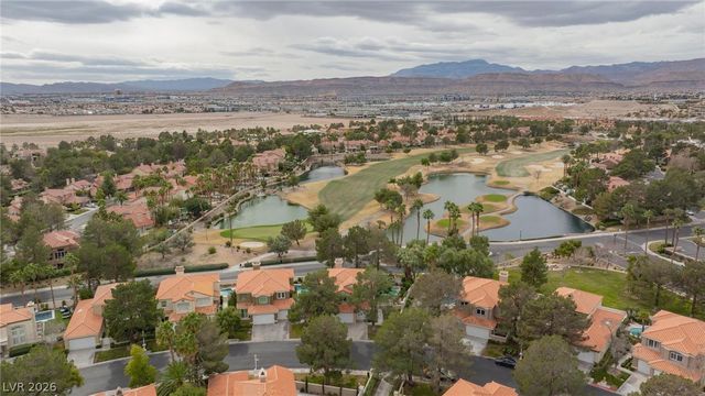 8229 Crow Valley Lane, Las Vegas, NV 89113