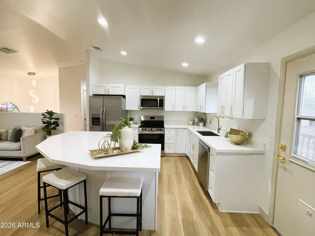 7259 E GLENCOVE Street, Mesa, AZ 85207