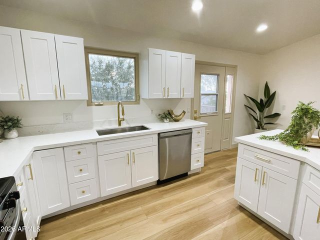 7259 E GLENCOVE Street, Mesa, AZ 85207