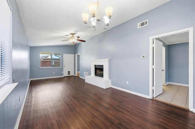 5809 Mansfield Road, Arlington, TX 76017