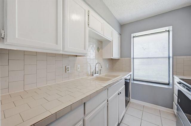 5809 Mansfield Road, Arlington, TX 76017