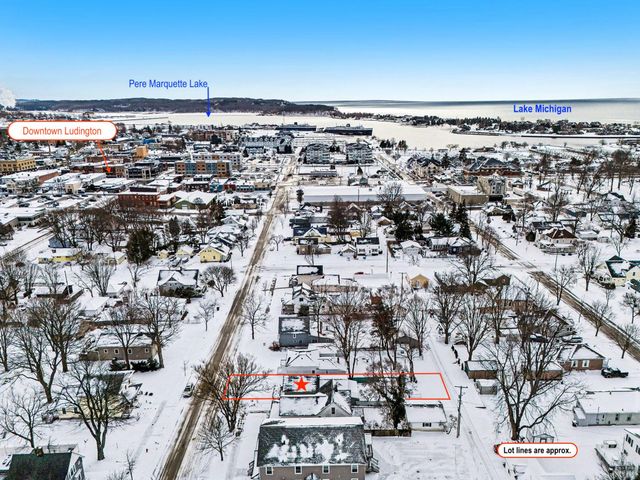 309 N Robert Street, Ludington, MI 49431