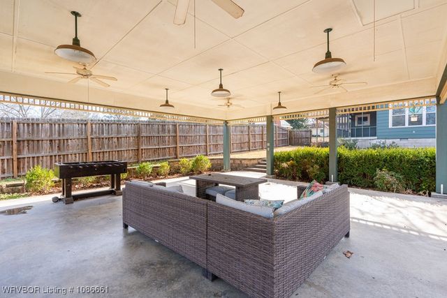 3801 Free Ferry Lane, Fort Smith, AR 72904