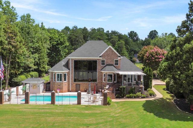 227 Woodlake Drive, Spartanburg, SC 29301