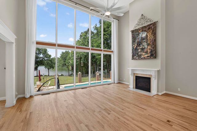 227 Woodlake Drive, Spartanburg, SC 29301