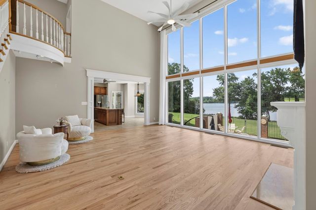227 Woodlake Drive, Spartanburg, SC 29301
