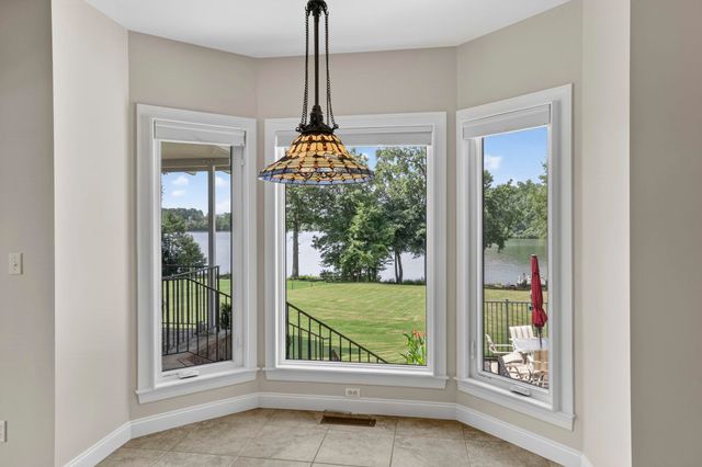 227 Woodlake Drive, Spartanburg, SC 29301