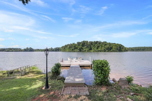 227 Woodlake Drive, Spartanburg, SC 29301
