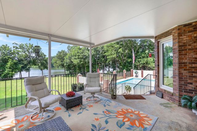 227 Woodlake Drive, Spartanburg, SC 29301