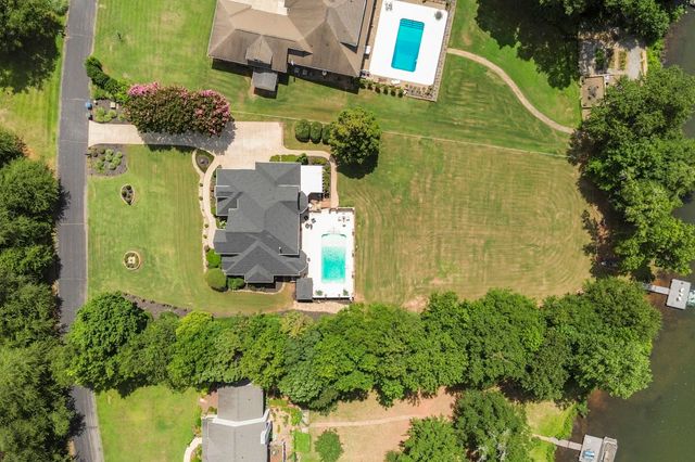 227 Woodlake Drive, Spartanburg, SC 29301