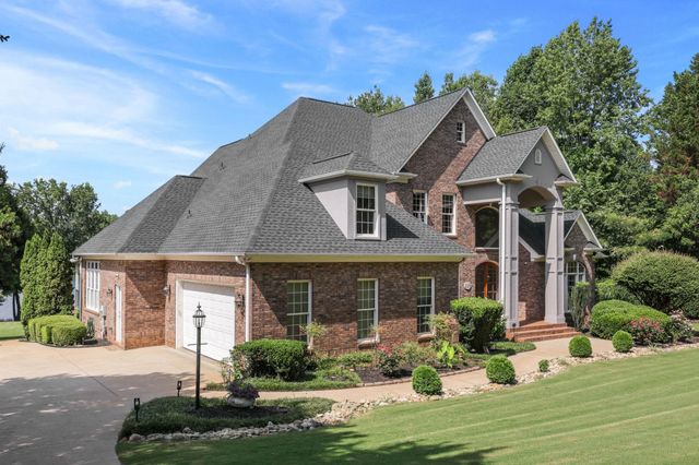 227 Woodlake Drive, Spartanburg, SC 29301