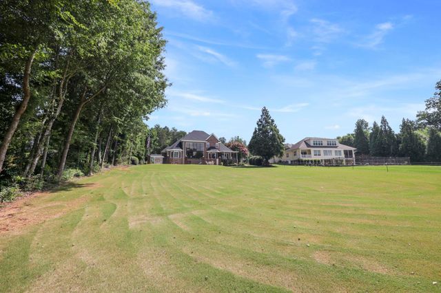 227 Woodlake Drive, Spartanburg, SC 29301