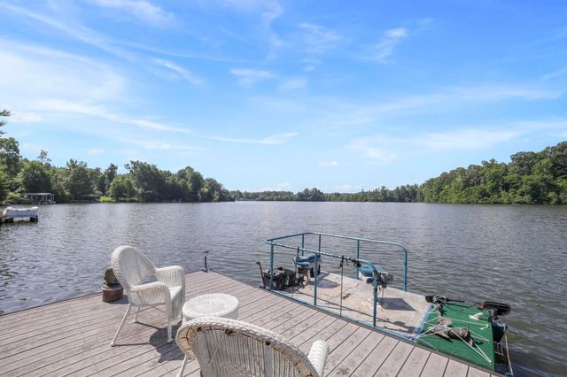 227 Woodlake Drive, Spartanburg, SC 29301