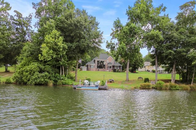 227 Woodlake Drive, Spartanburg, SC 29301