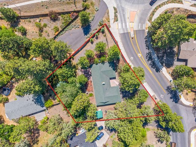 61176 Larkwood Drive, Bend, OR 97702